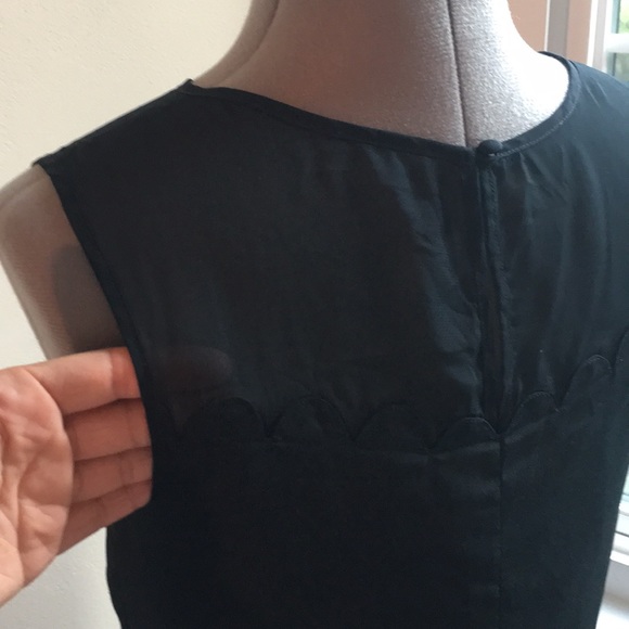 Sleeveless sheath dress - Picture 5 of 7